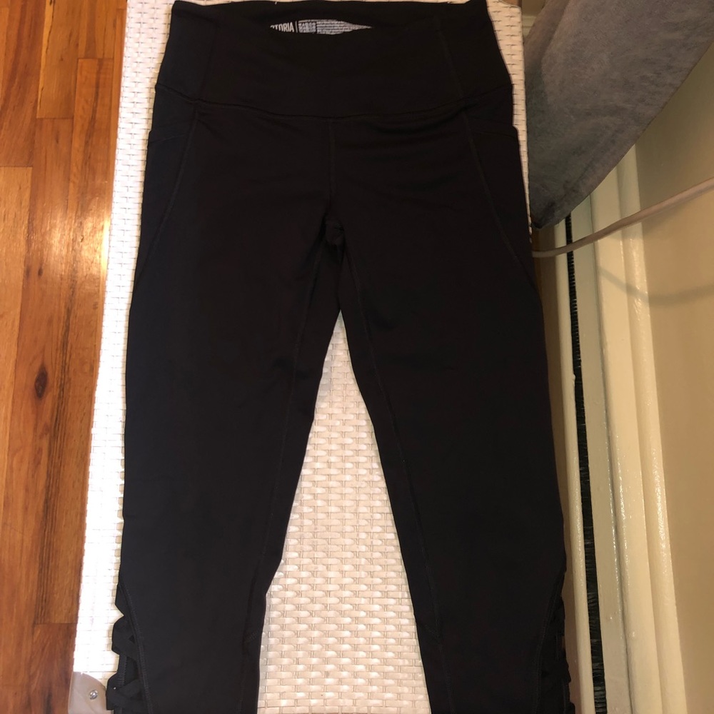 Capris that have side pockets !